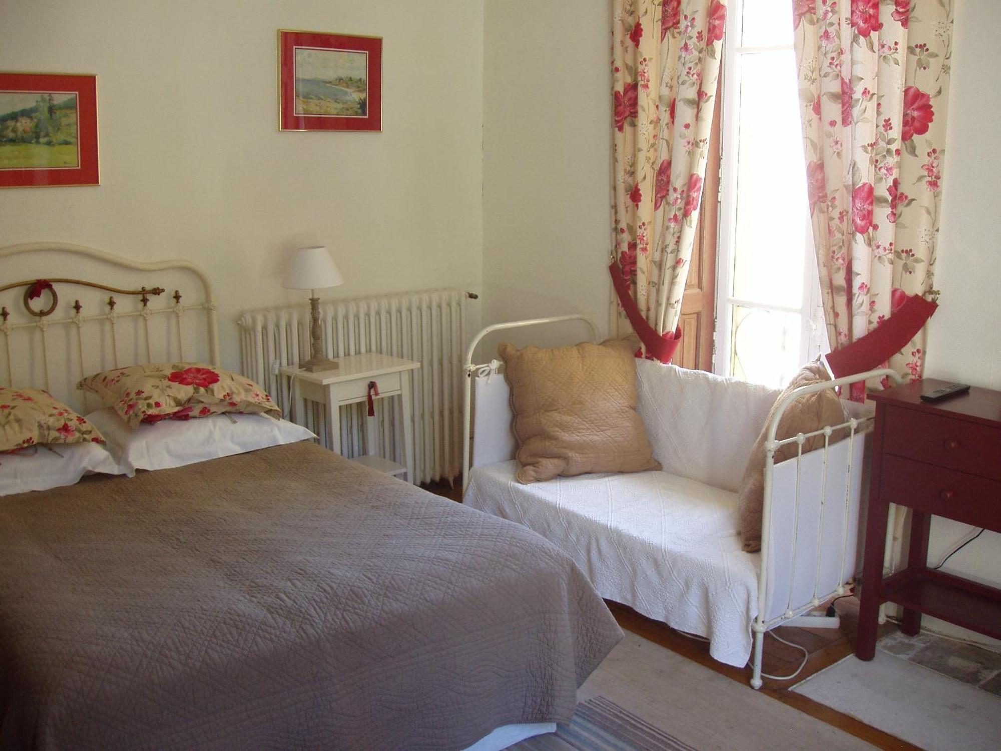 Bagnères-de-Luchon Castel De La Pique Bed & Breakfast エクステリア 写真
